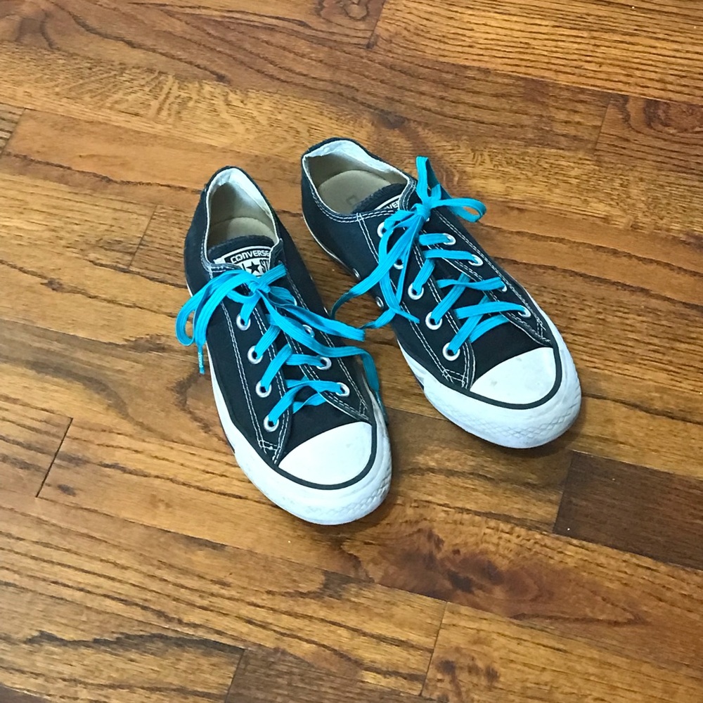 Converse All Stars Fashion Sneakers Shoes
Boys Size 4
Girls Size 6
Smoke Free